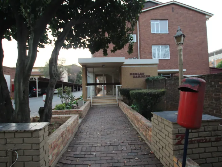 2 Bedroom Flat in Lambton – photo 2