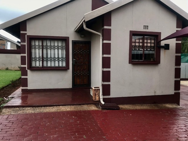 2 bedroom house in Graceland