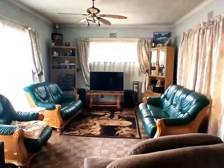 3 Bedroom House in Lambton – photo 5