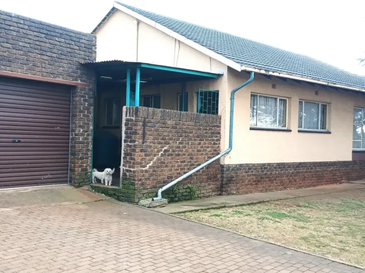 3 Bedroom House in Lambton – photo 1